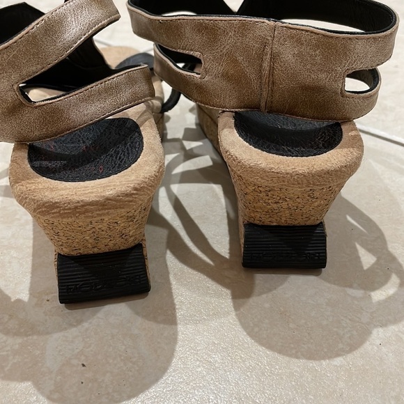 Modzori Reversible Leather Alexa Slide Pearl Gold/ Black Size 10 - Picture 7 of 11